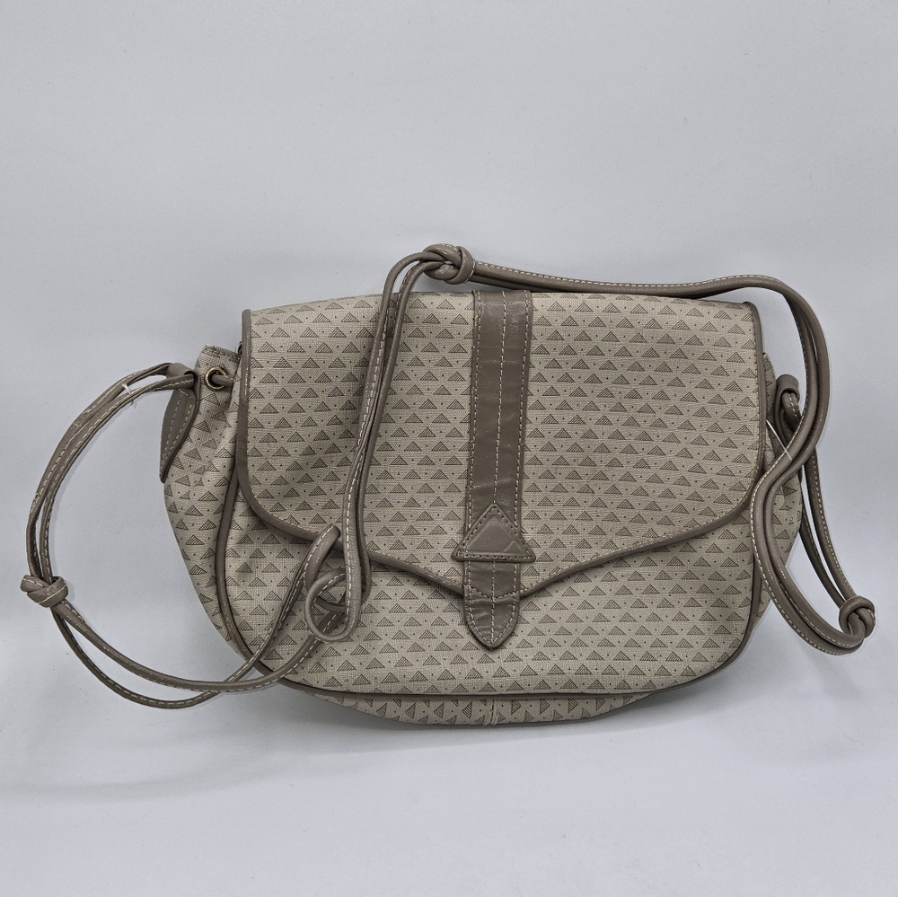 Vintage Liz Claiborne Taupe Signature Crescent‎ Crossbody Bag Pyramid Triangle
